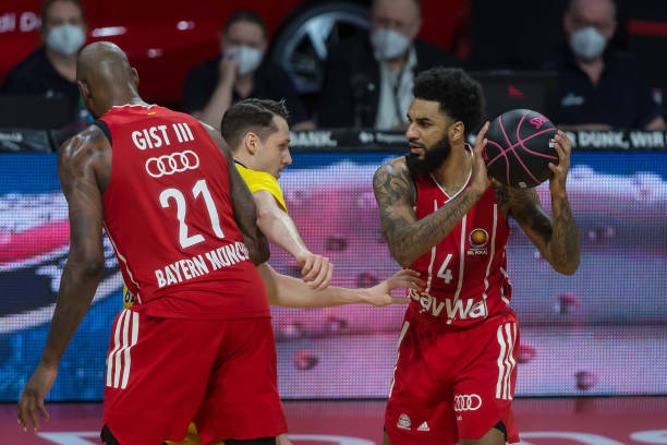 而同样伴随 而同样伴随