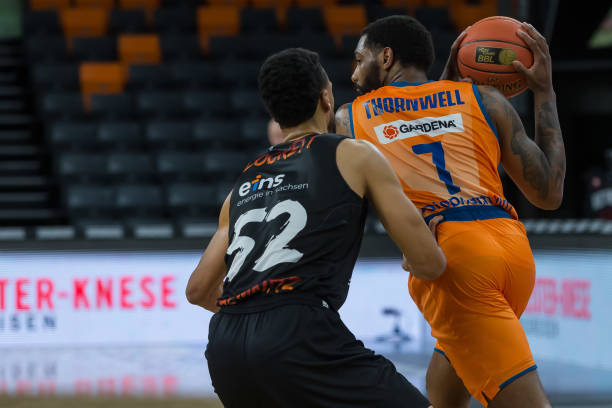 大腿肌肉拉 大腿肌肉拉