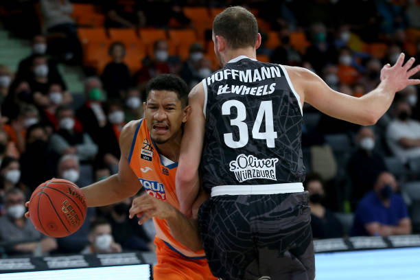 在引进他时 在引进他时