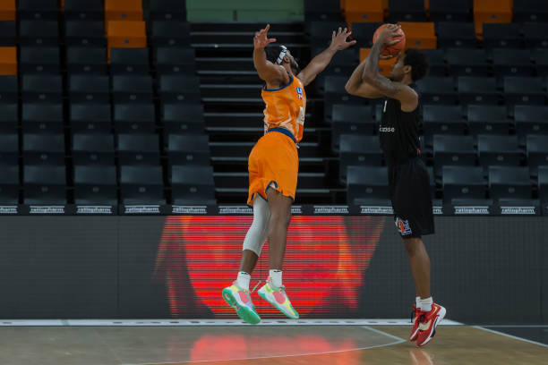 骆建佑正以 骆建佑正以