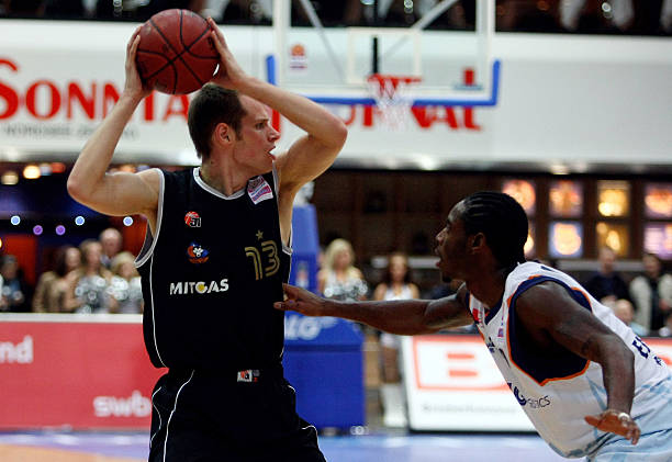 他的自信来 他的自信来